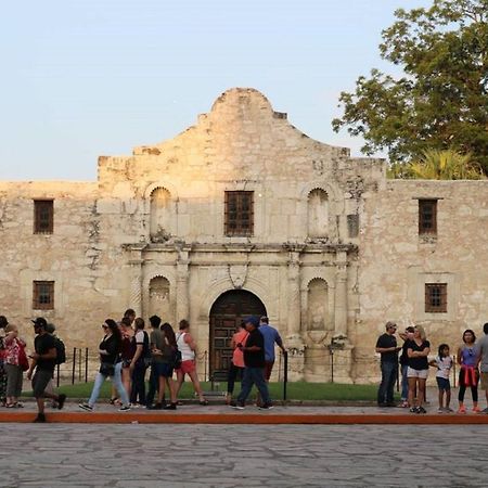 Stunning Cozy Downtown Guesthouse San Antonio Bagian luar foto