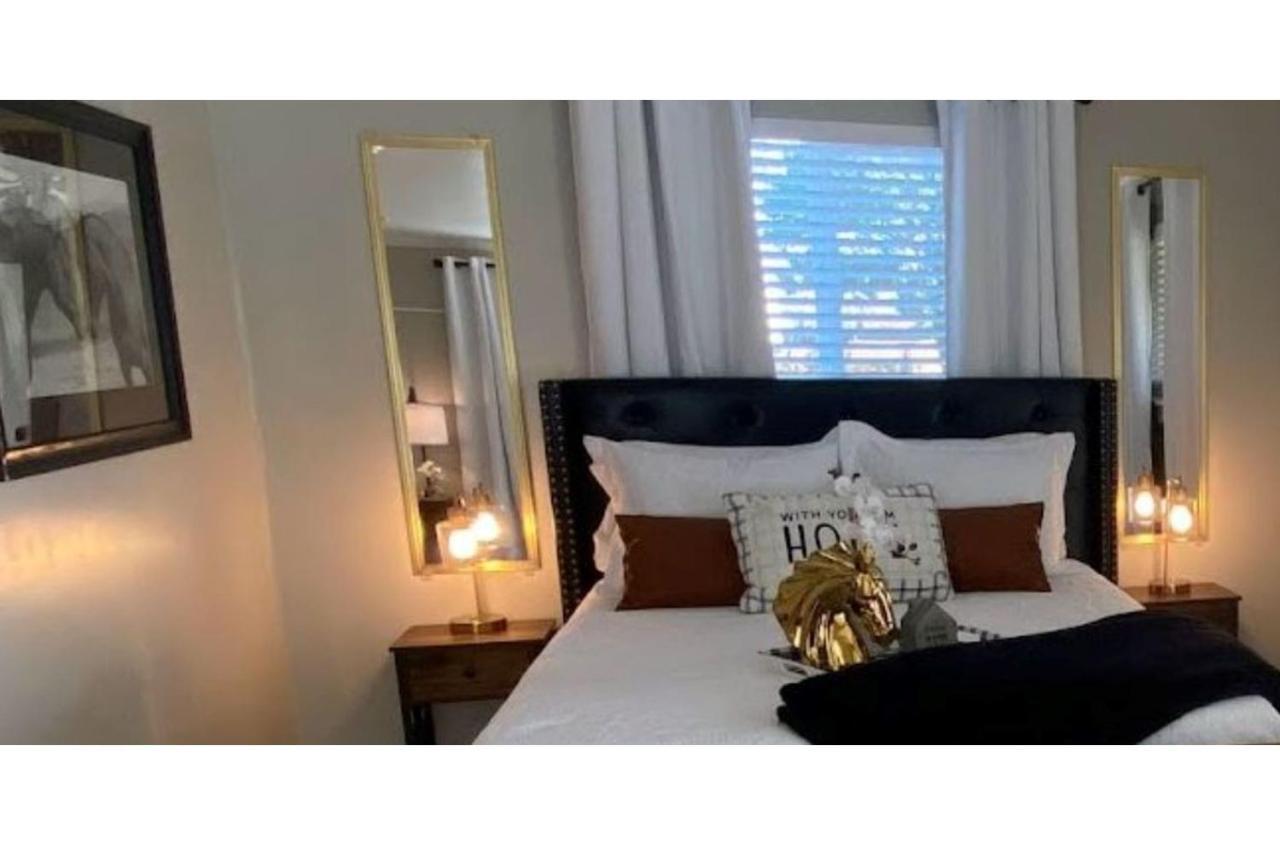 Stunning Cozy Downtown Guesthouse San Antonio Bagian luar foto